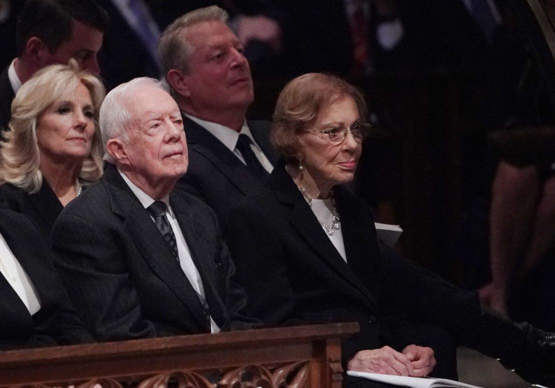 El expresidente estadounidense Jimmy Carter y la ex primera dama estadounidense Rosalynn Carter asisten al funeral del expresidente George H. W. Bush en la Catedral Nacional de Washington, el 5 de diciembre de 2018. Crédito: MANDEL NGAN /AFP vía Getty Images