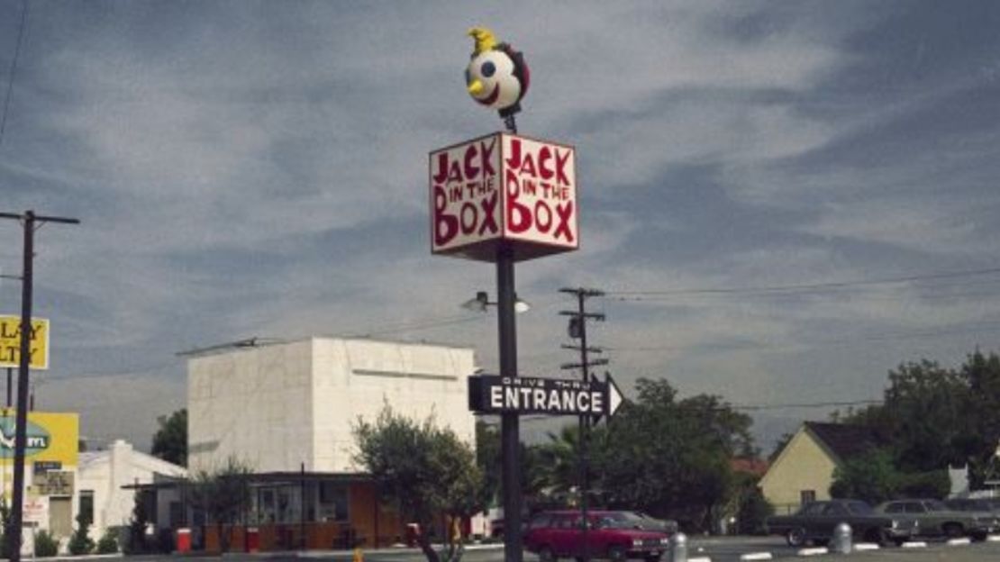 La oposición creció a estructuras chillonas como este Jack in the Box en 1970.