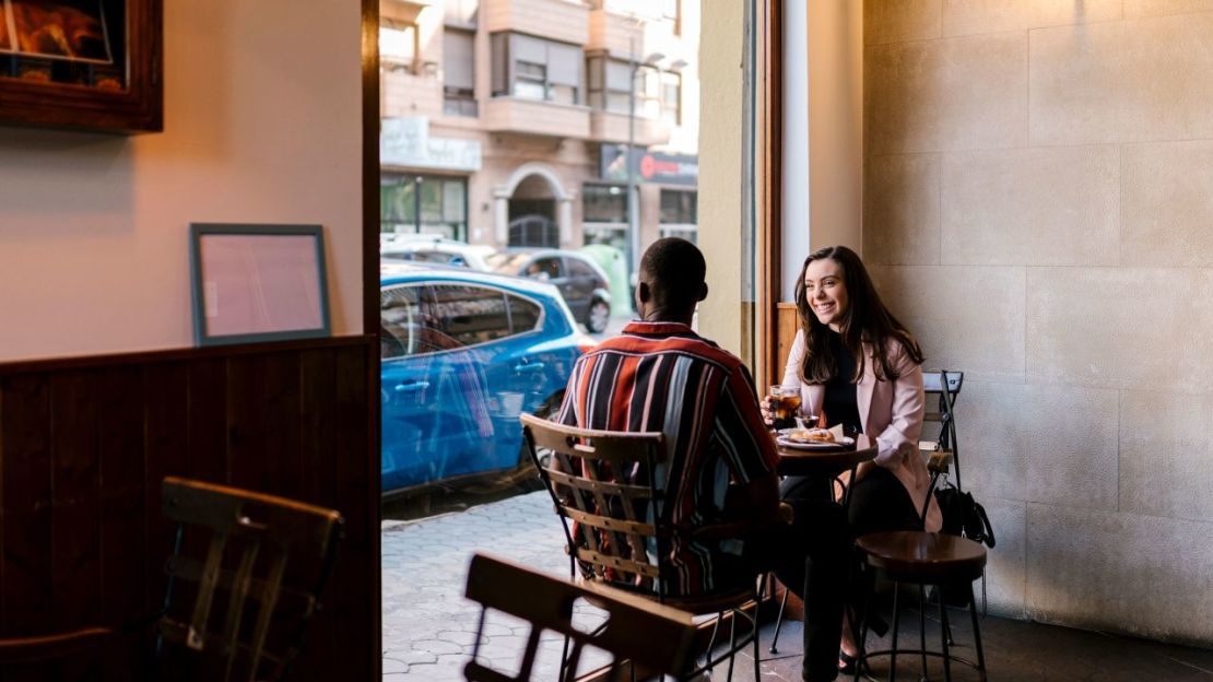 La no monogamia ética requiere comunicación, y mucha, para evitar problemas, dicen los expertos.