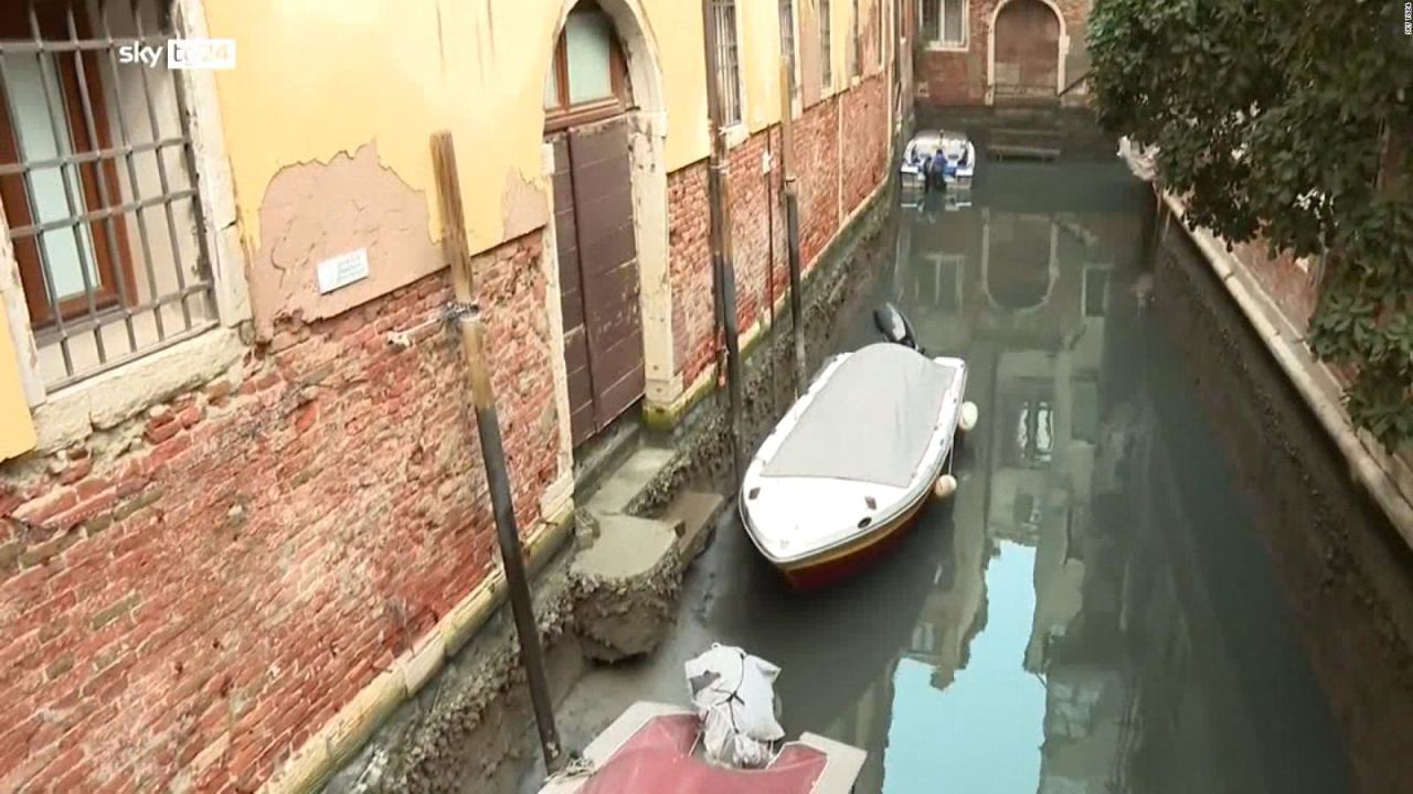 CNNE 1349496 - 5 cosas- alertan que canales de venecia se estan secando