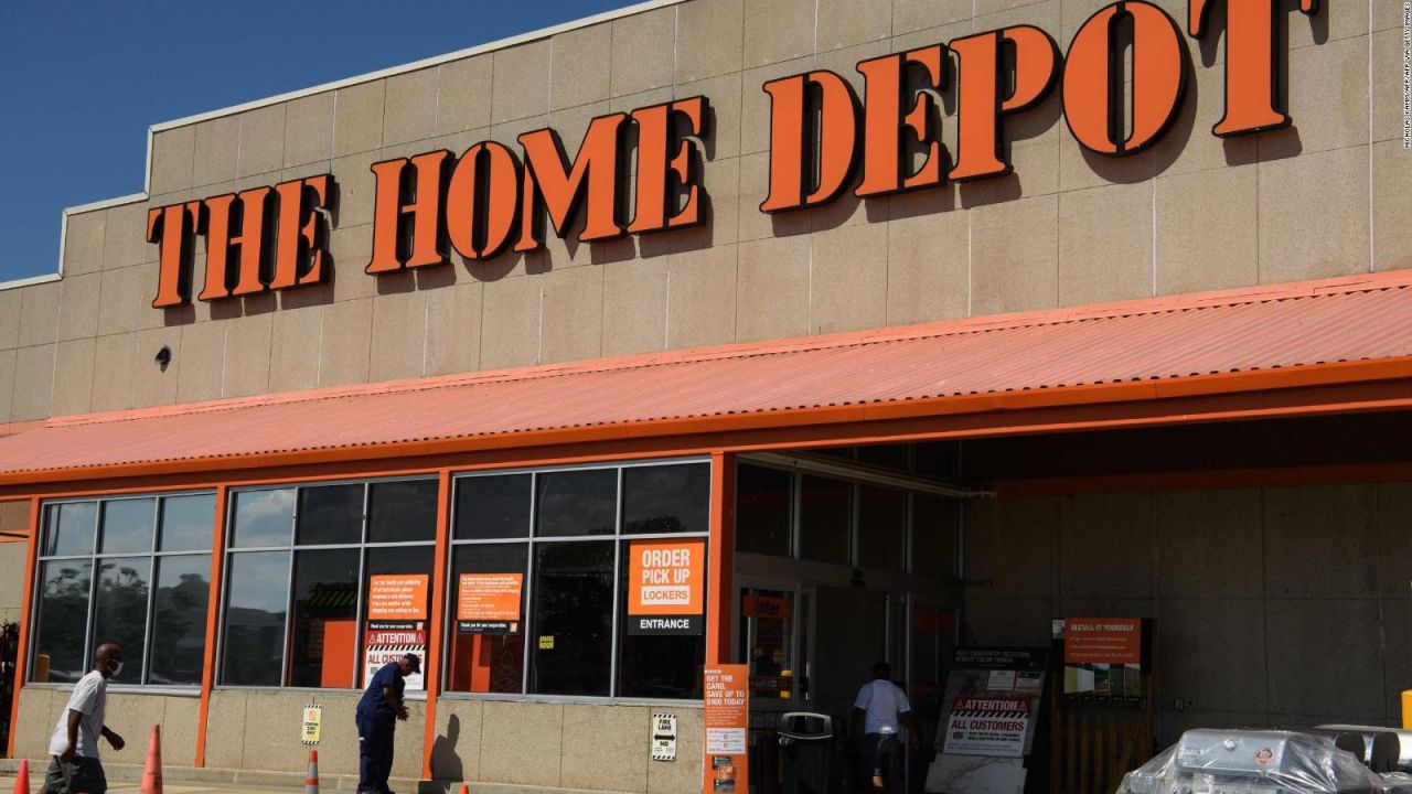 CNNE 1349638 - home depot planea aumentar salarios y beneficios