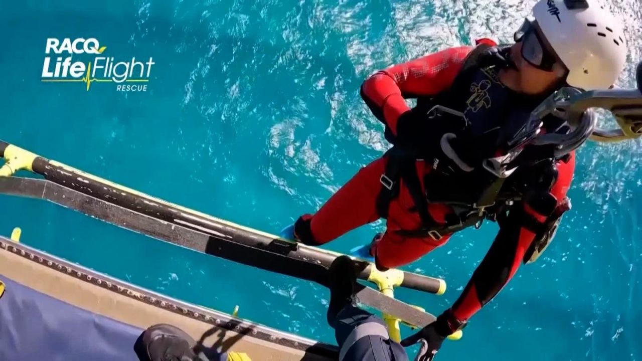 CNNE 1349653 - rescatan a dos hermanos que pasaron horas varados en el mar