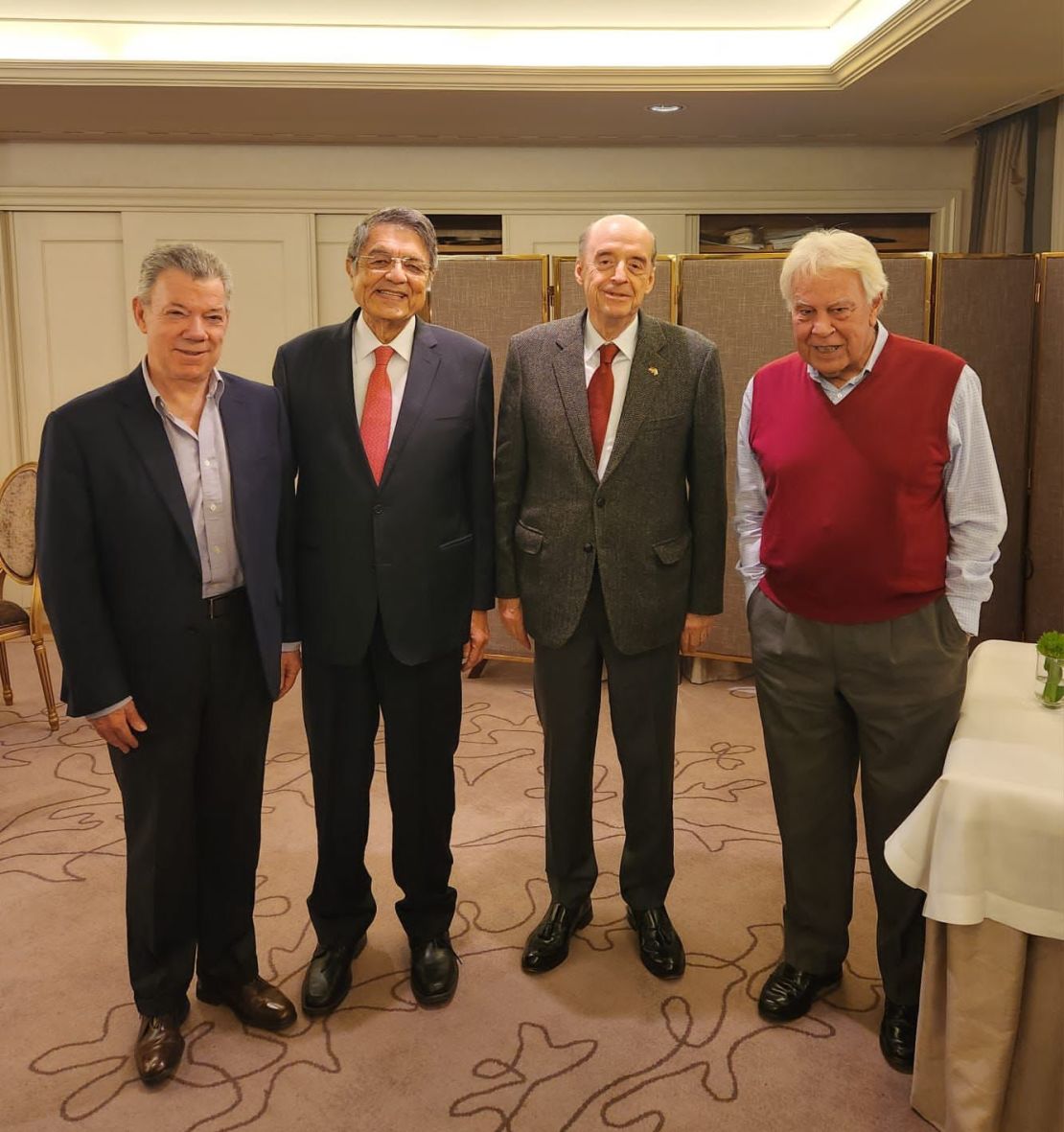 Juan Manuel Santos, Sergio Ramírez, Álvaro Leyva y Felipe Gonzáles