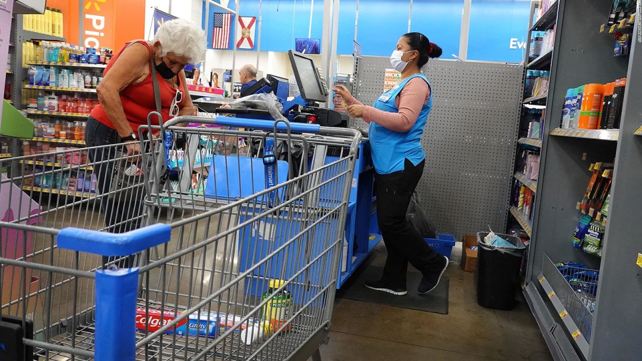 CNNE 1350241 - walmart pronostico crecimiento menor en 2023 y sus acciones cayeron