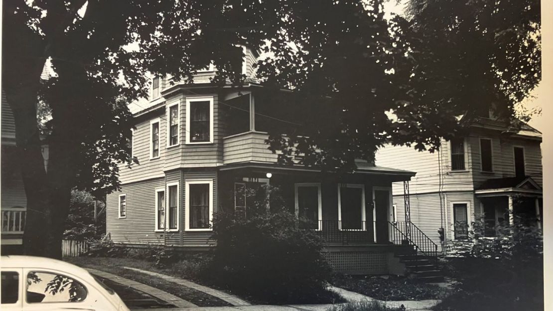 El edificio donde Rita Curran y William DeRoos, su presunto asesino según la policía, vivían en pisos distintos en 1971.