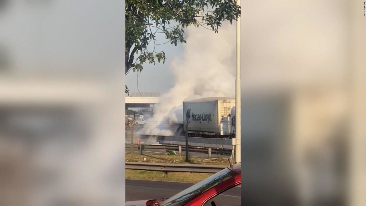 CNNE 1350995 - asi quedo este camion tras derramar sustancias toxicas en argentina