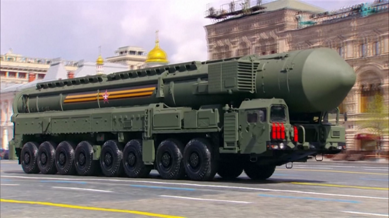 CNNE 1351365 - ¿como y en que condiciones rusia podria usar armas tacticas nucleares contra ucrania?