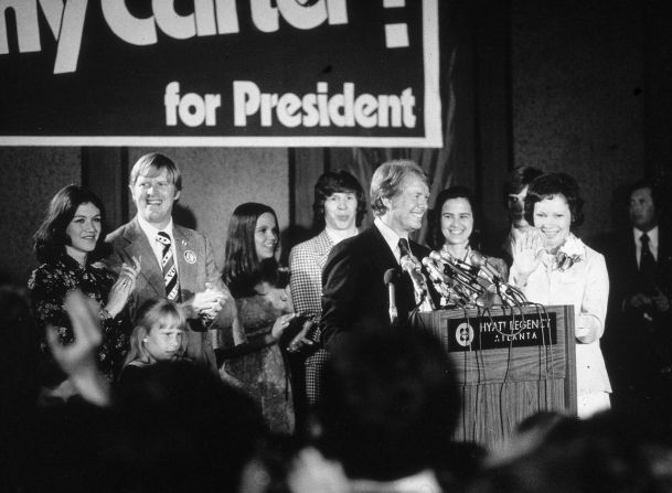 Carter habla la noche de las elecciones en un hotel de Atlanta en 1976.