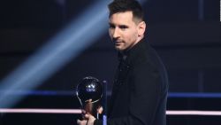 CNNE 1353088 - argentina arrasa en los premios the best con messi, el "dibu" y scaloni