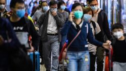 CNNE 1353325 - hong kong pone fin al uso obligatorio de mascarillas