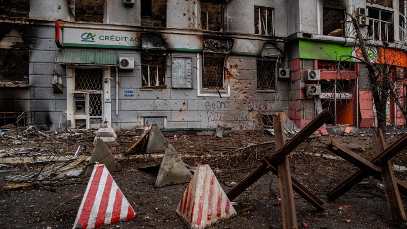 ¿por qué la toma de una ciudad con valor estratégico limitado como bakhmut es importante para putin? | cnn