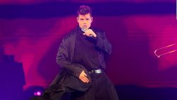 CNNE 1355023 - ricky martin deslumbro en su espectaculo en argentina