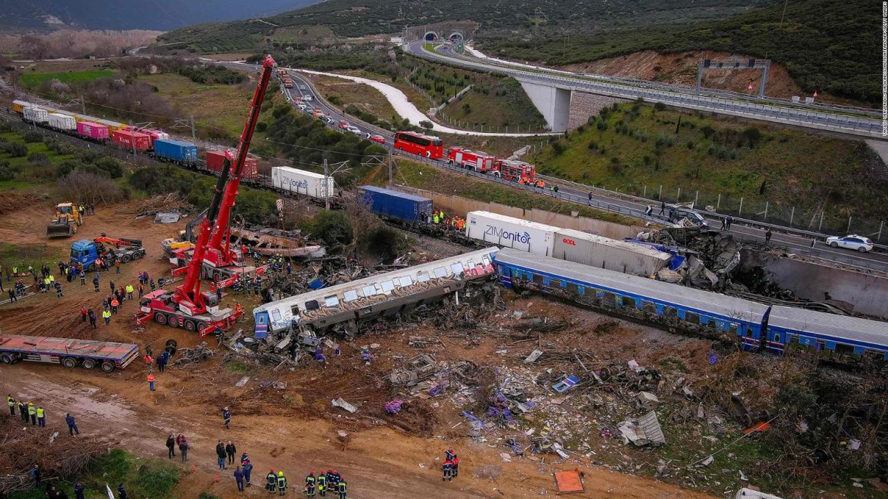 CNNE 1355384 - audio revela que sucedio antes del choque de trenes en grecia