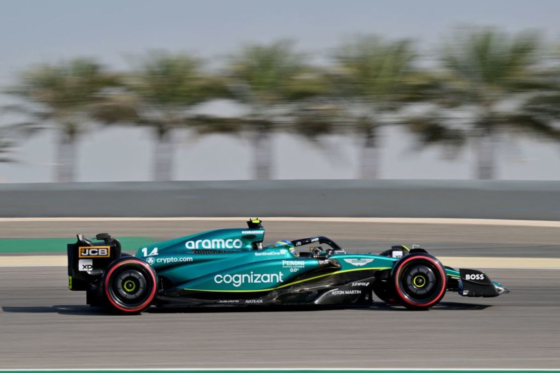 Fernando Alonso an la práctica del Gran Premio de Bahrain el 4 de marzo de 2023. Crédito: ANDREJ ISAKOVIC/AFP via Getty Images