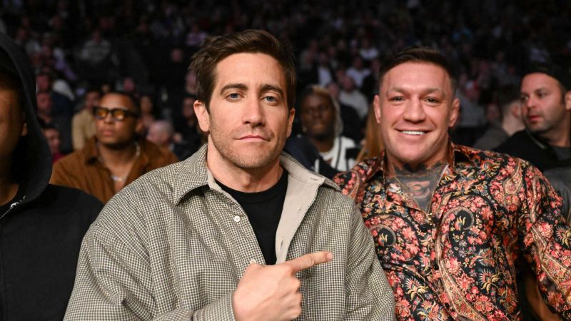 Jake Gyllenhaal se roba todas las miradas en el UFC 285