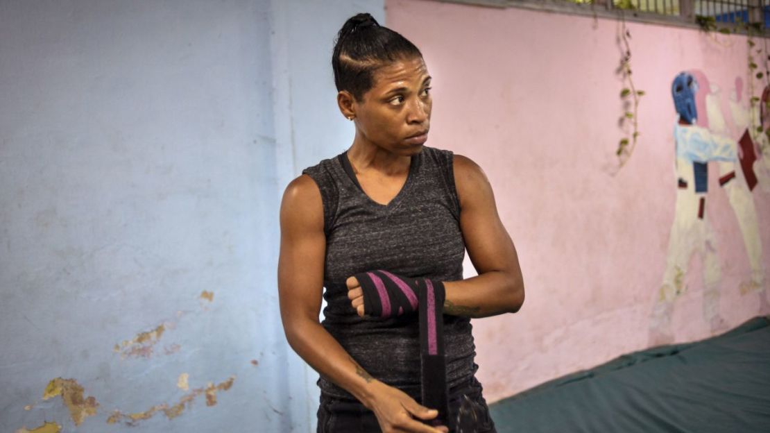 Flores, de 39 años, ha sido una pionera para las boxeadoras cubanas. Crédito: Adalberto Roque/AFP/Getty Images