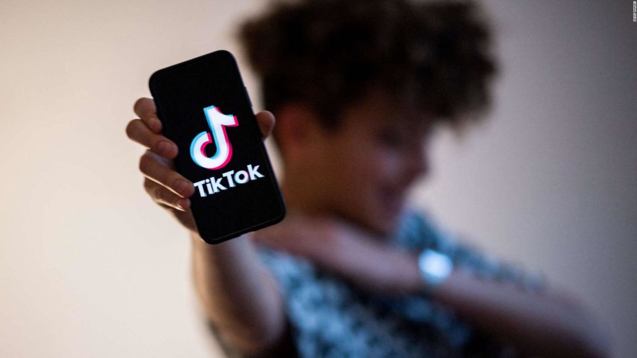 CNNE 1358018 - este filtro de tiktok causa polemica debido a sus efectos en los usuarios