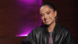 CNNE 1358833 - becky g se inspiro en una frase de daddy yankee para "arranca"