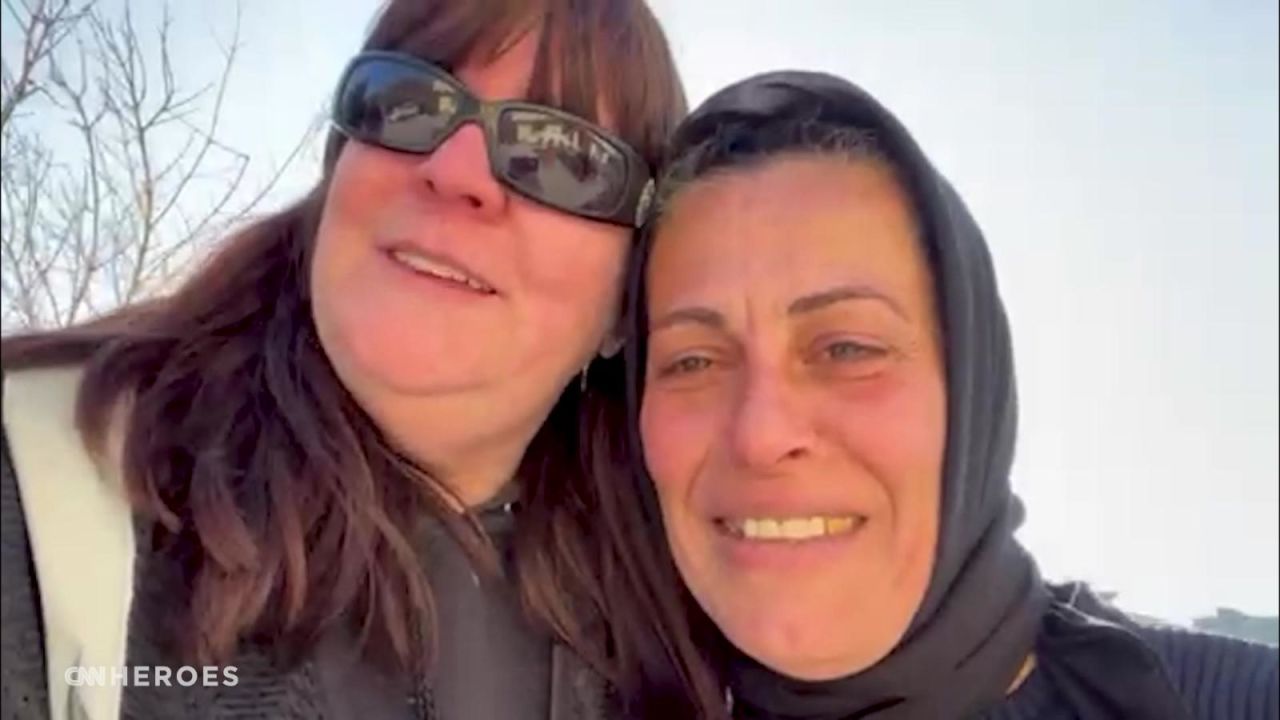 CNNE 1359065 - heroina de cnn lidera grupo de medicos moviles por terremoto en turquia