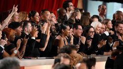 CNNE 1359169 - premios oscar 2023- asi se vive la alfombra "roja" antes de la ceremonia