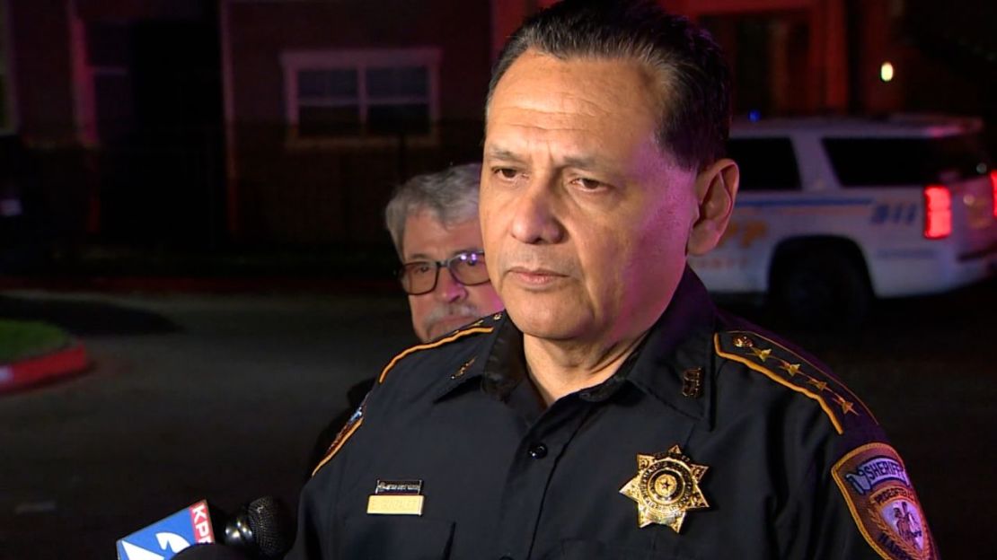 El sheriff del condado de Harris, Ed González, en declaraciones a la prensa. Crédito: KHOU