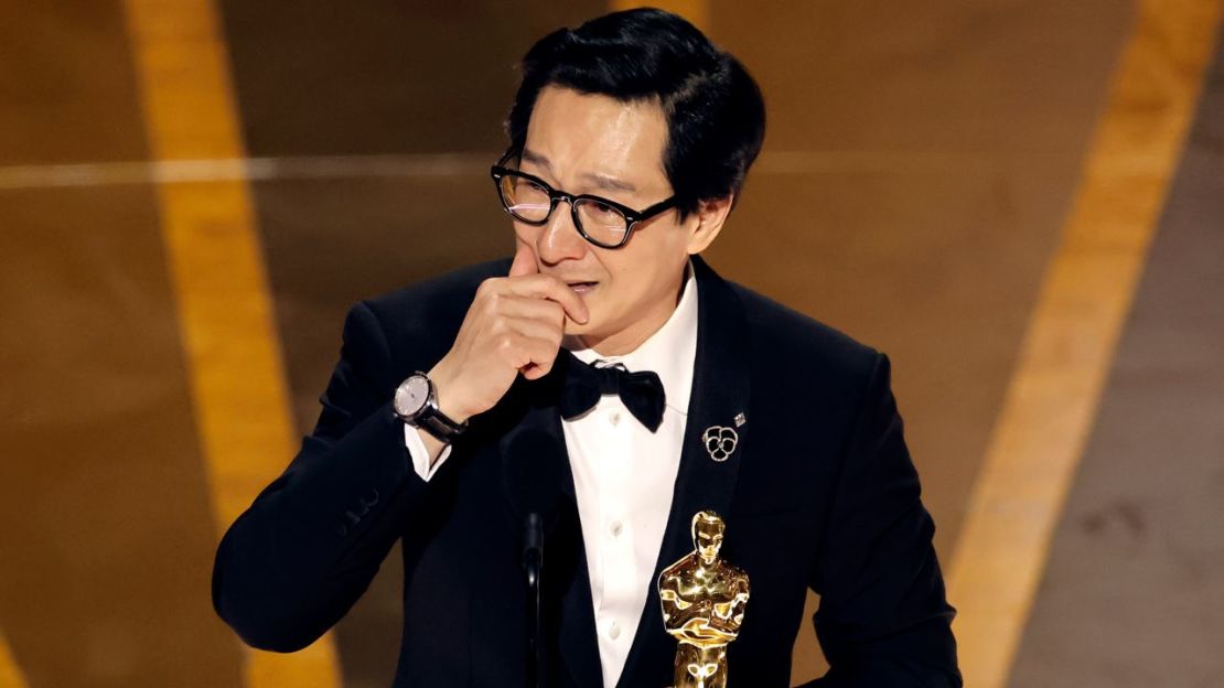 Ke Huy Quan recibió el premio a mejor actor de reparto en los Oscar por su papel en 'Everything Everywhere All at Once'.