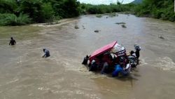 CNNE 1360049 - al menos 50 personas han muerto por lluvias en peru