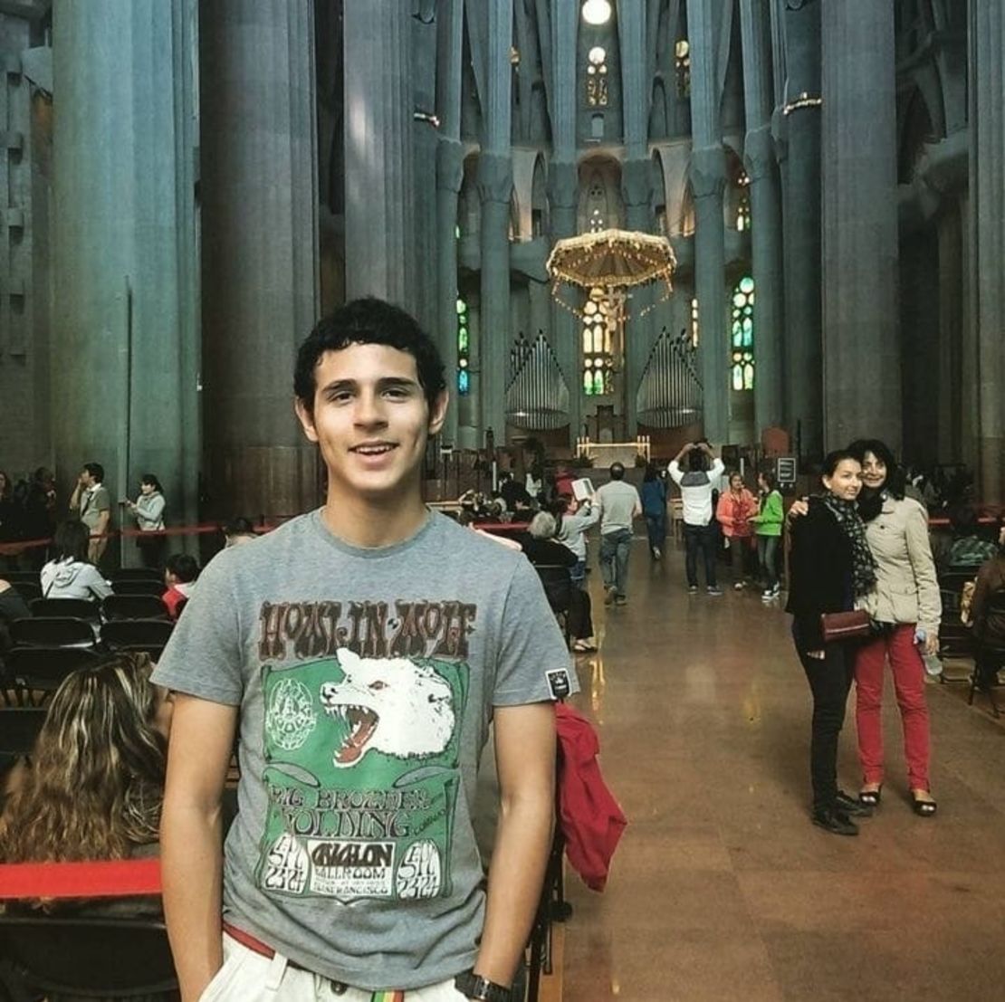 Manuel Páez Terán en la Basílica de la Sagrada Familia en Barcelona. La familia Páez se declara evangélica y muy creyentes.