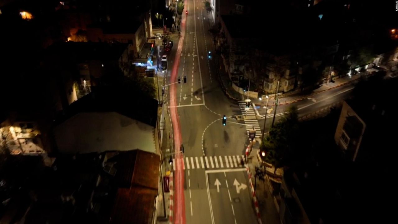 CNNE 1361422 - cinco detenidos por pintar una linea roja en jerusalen