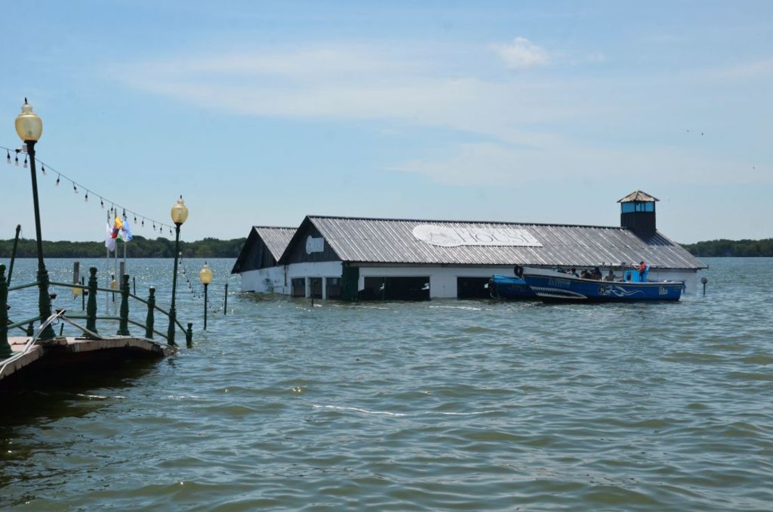 Así quedó el muelle de Puerto Bolívar tras el sismo en la ciudad de Machala, Ecuador el 18 de marzo de 2023. Crédito: GLEEN SUAREZ/AFP vía Getty Images