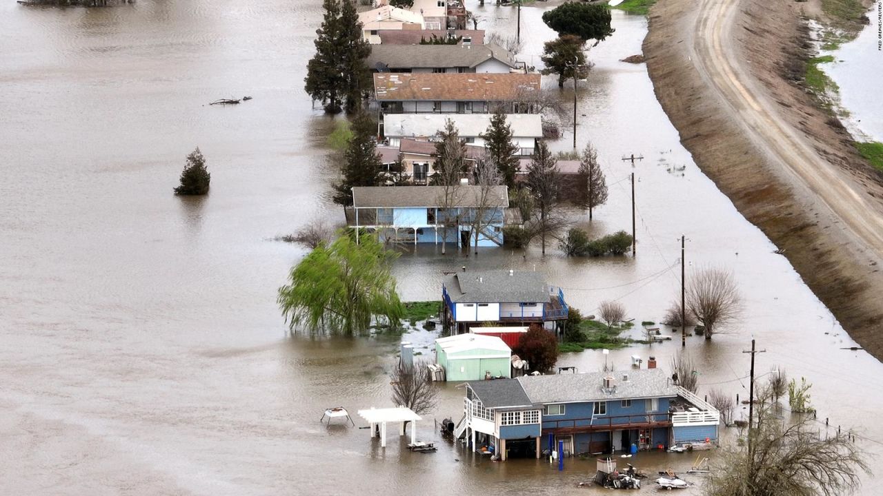 CNNE 1363059 - el rio atmosferico numero 12 amenaza a california