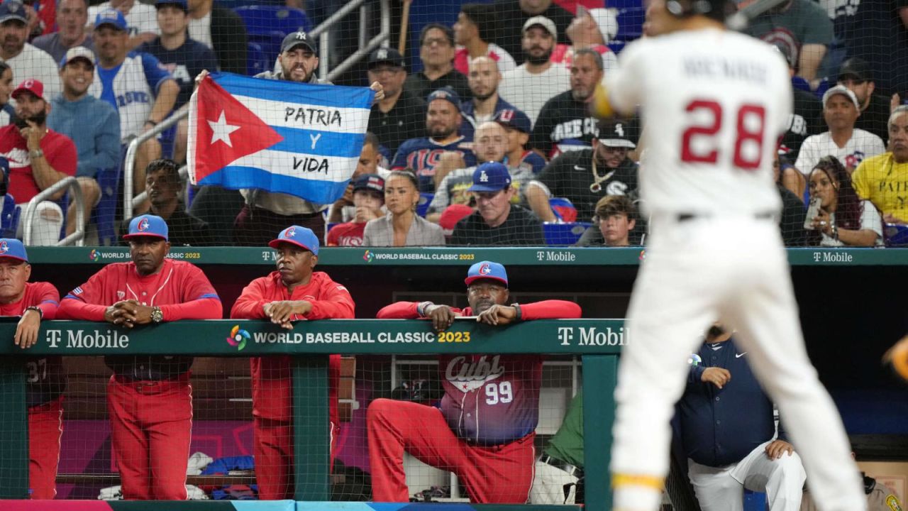 CNNE 1363128 - clasico mundial de beisbol- sentimientos encontrados entre cubanos