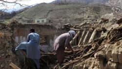 CNNE 1364656 - cifra de victimas por terremoto en pakistan y afganistan podria aumentar