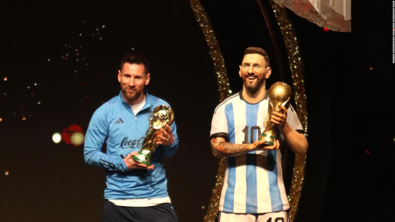 CNNE 1367116 - un lionel messi emocionado es galardonado por la conmebol