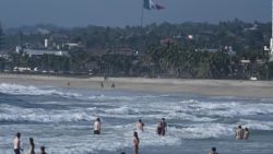 CNNE 1369400 - las 3 playas de mexico que no son aptas para nadar, segun autoridades