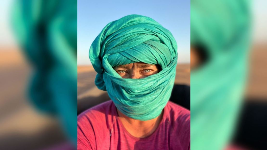 James tomó este autorretrato en el desierto del Sahara en Mauritania.