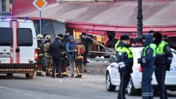 CNNE 1370854 - explosion en cafe de san petersburgo mata a bloguero ruso