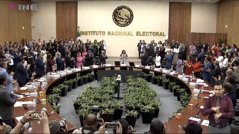 El Instituto Nacional Electoral decide si valida la mayoría calificada de Morena en la Cámara de Diputados