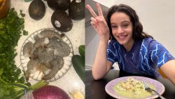 CNNE 1371889 - rosalia realiza su primer aguachile y presume de el en redes