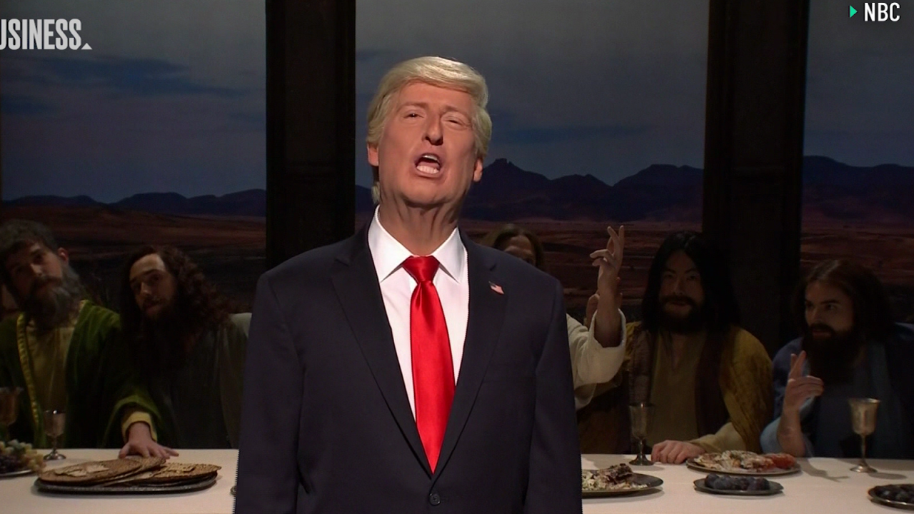 CNNE 1373051 - mira el mensaje de pascua de 'trump' en "snl"