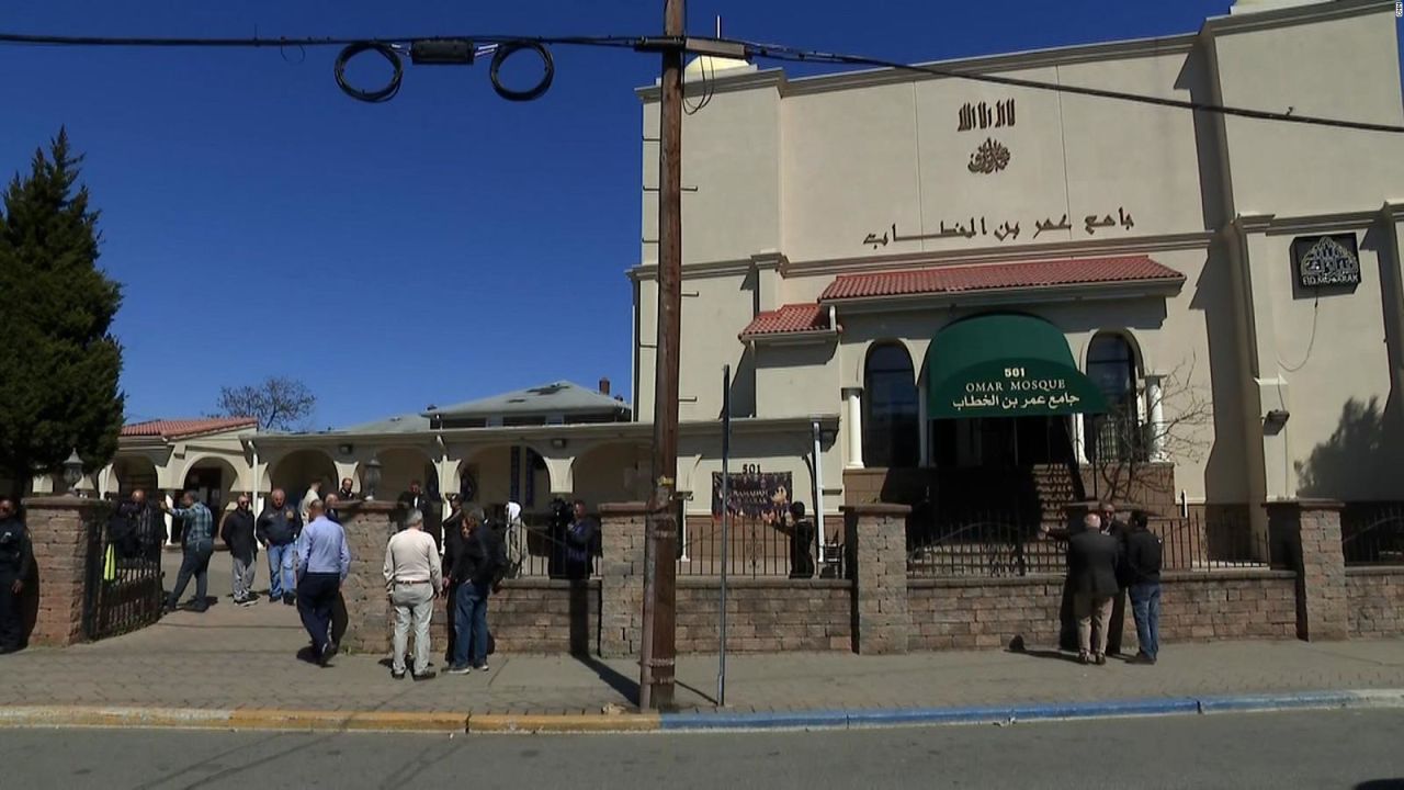 CNNE 1373959 - iman es apunalado en una mezquita en nueva jersey