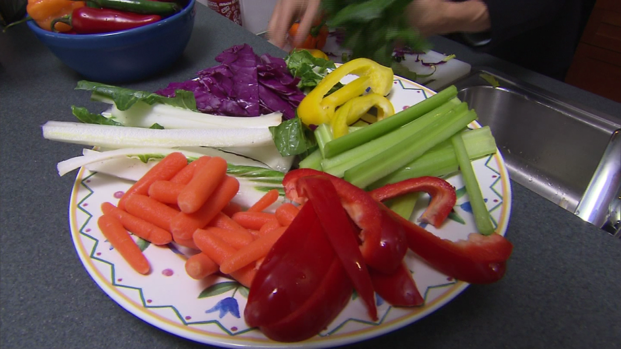 CNNE 1374160 - verduras y pescado ayudan contra fatiga cronica, segun estudio