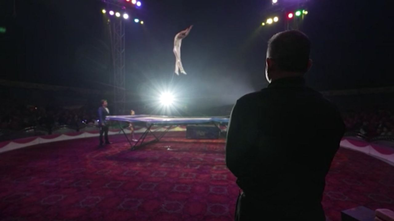 Mexicanos logran la hazaña más compleja del trapecio