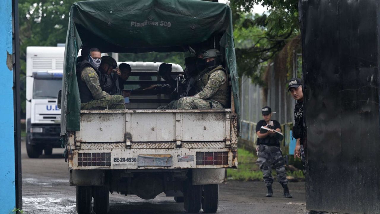 CNNE 1374950 - terror en ecuador- hallazgo de cuerpos en carcel agravan panorama de violencia