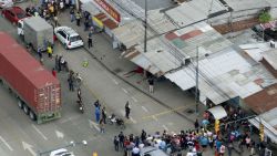 CNNE 1375627 - asesinan a 3 agentes penitenciarias frente a carcel de guayaquil