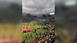 CNNE 1376922 - 89 heridos antes del clasico nacional y america en medellin