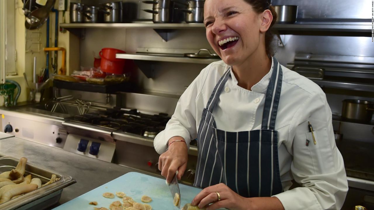 CNNE 1377922 - la mejor chef del mundo es mexicana, segun expertos culinarios