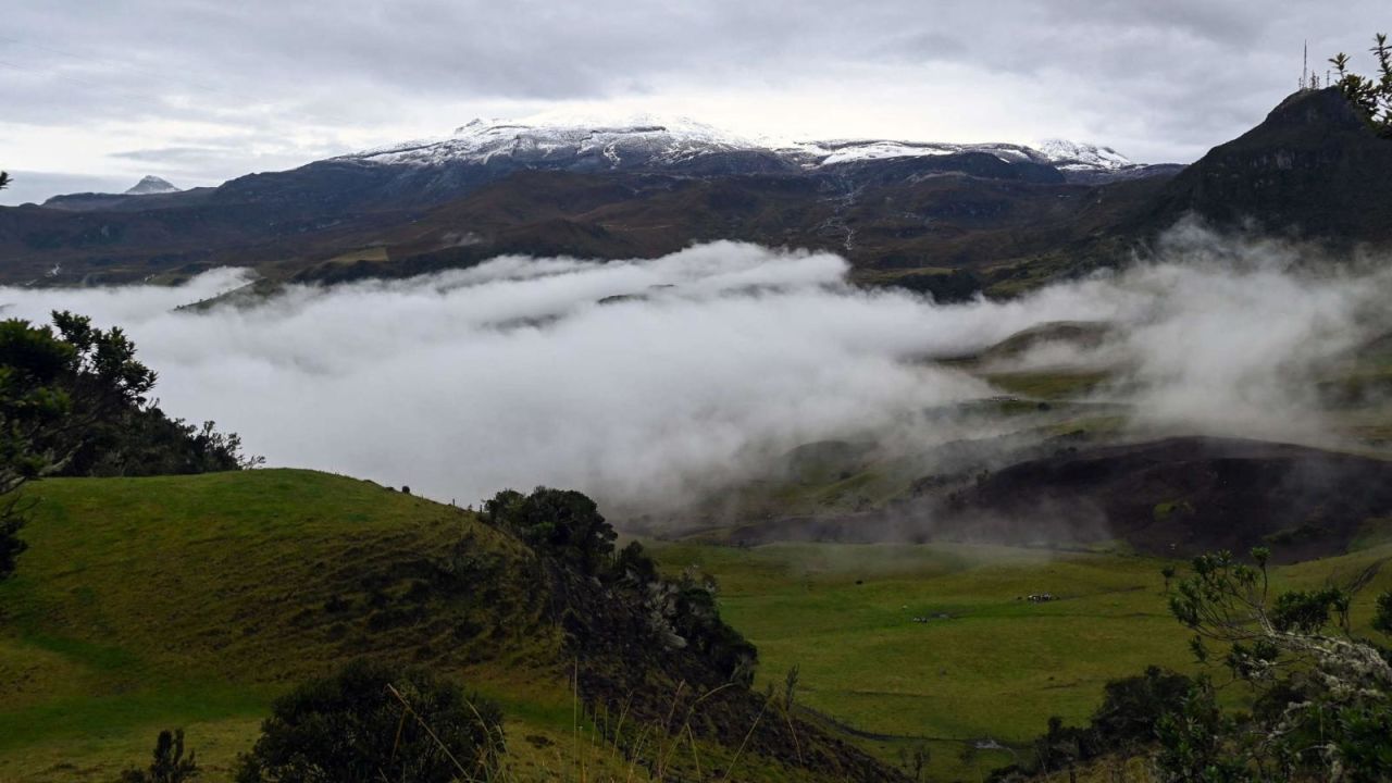 CNNE 1379287 - cae el turismo por la actividad del volcan nevado del ruiz