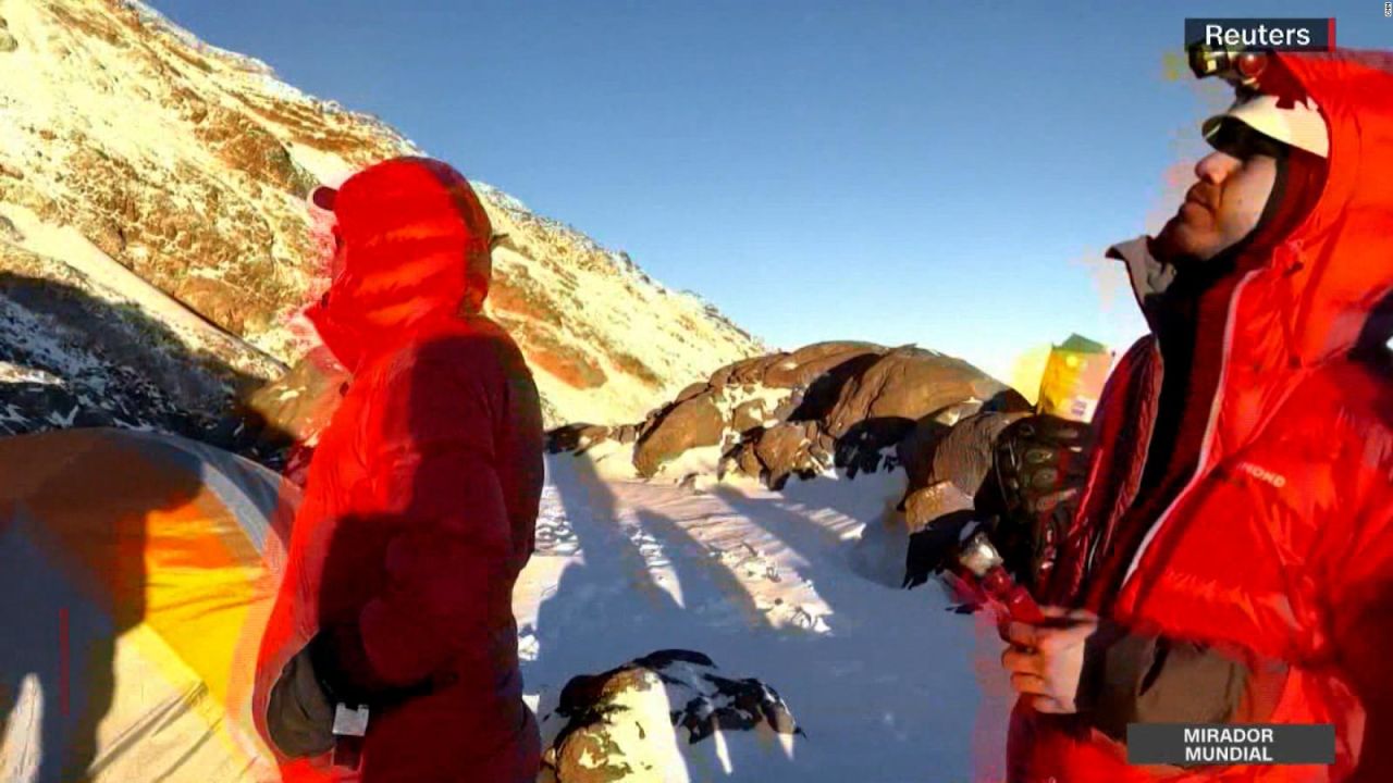 CNNE 1380272 - atleta mexicana logra hazana con larga estadia en el pico de orizaba