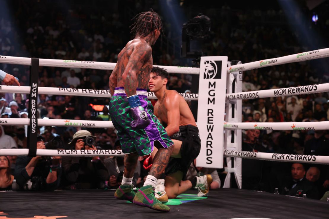 Gervonta Davis derrota a Ryan García en el séptimo asalto durante su pelea de peso intermedio en T-Mobile Arena el 22 de abril de 2023 en Las Vegas, Nevada. Crédito: Al Bello/Getty Images